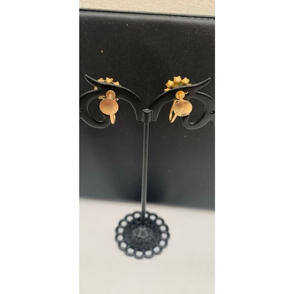 Vintage 50s Goldtone Guilloche Enamel Rose Rhinestone Floral Screw Back Earrings - Picture 5 of 6